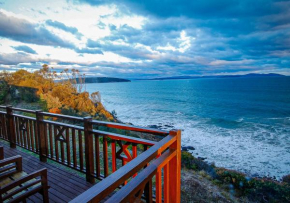 Waterfront - Bluff Beach House, Park Beach, Dodges Ferry